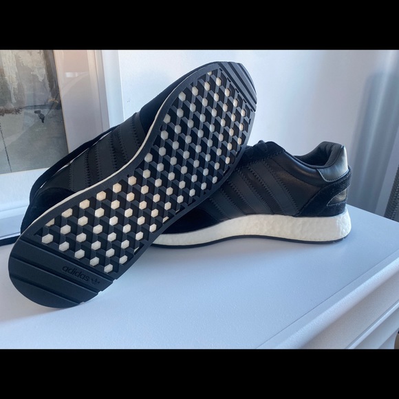 Adidas sneakers new no tags - Picture 5 of 5